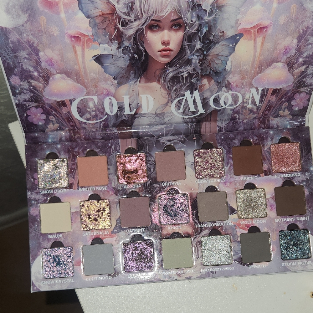 Ensley Reign Cosmetics Eyeshadow Palette - Glitter and Matte Shades